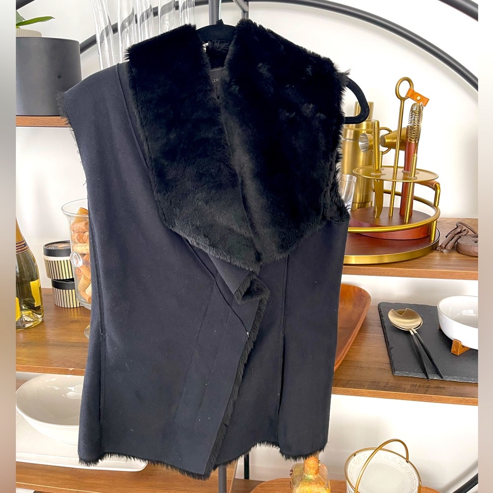 BCBG FAUX FUR VEST